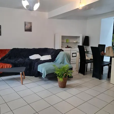 Maison De *